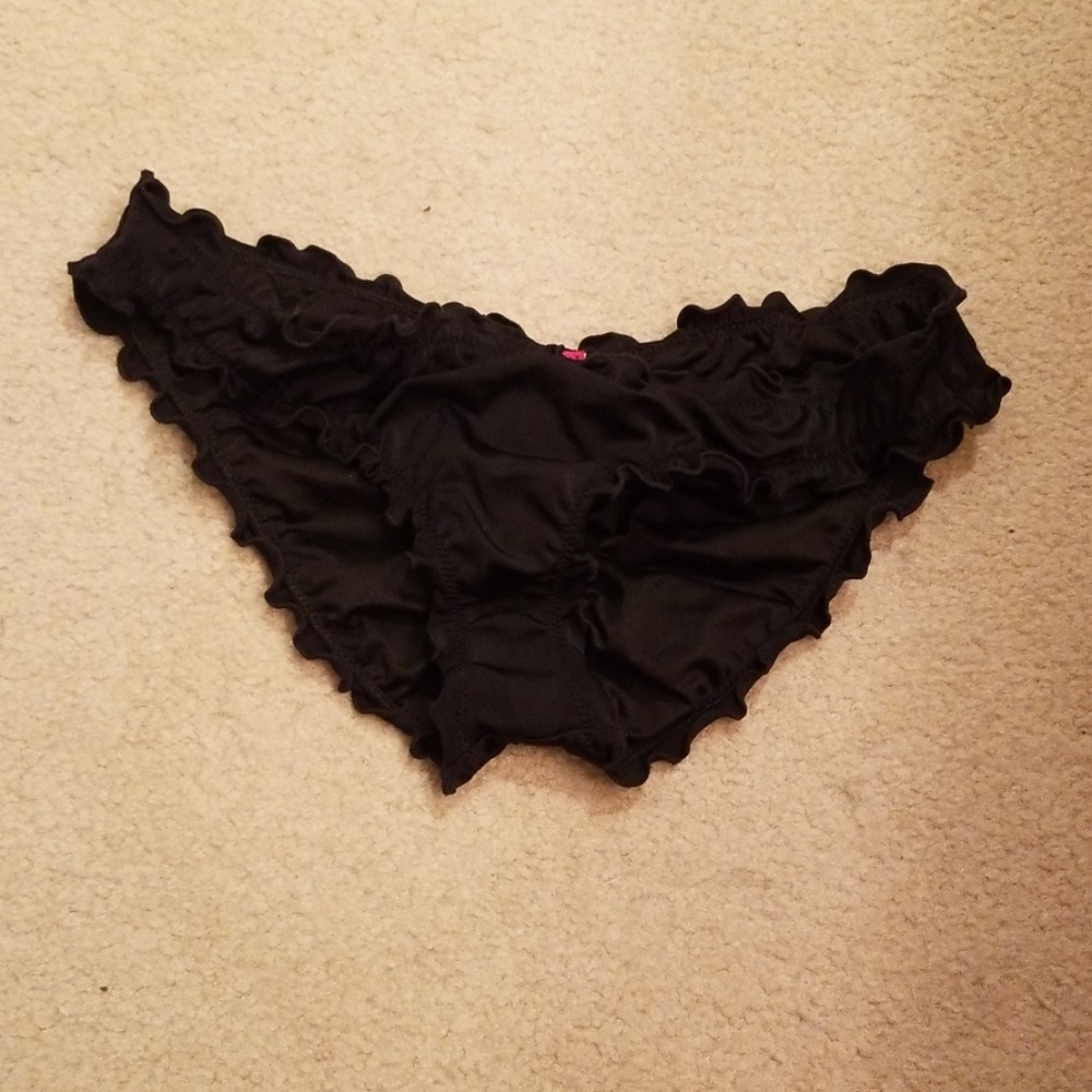 Ruffle bikini bottom